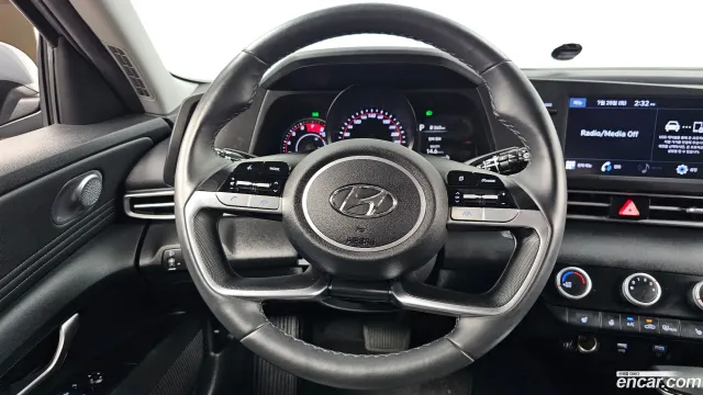 Hyundai Elantra (Avante)
