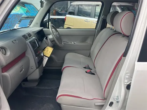 Toyota Pixis Space