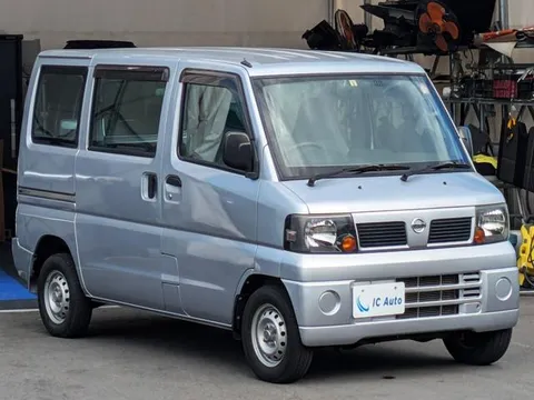 Nissan Clipper Van