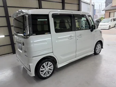 Suzuki Spacia Custom