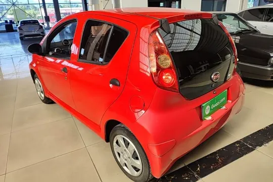 BYD F0