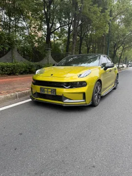 Lynk & Co 03