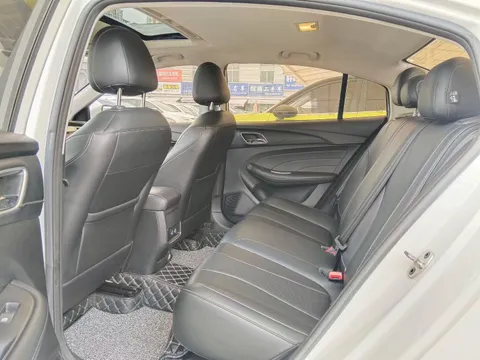 Roewe i5