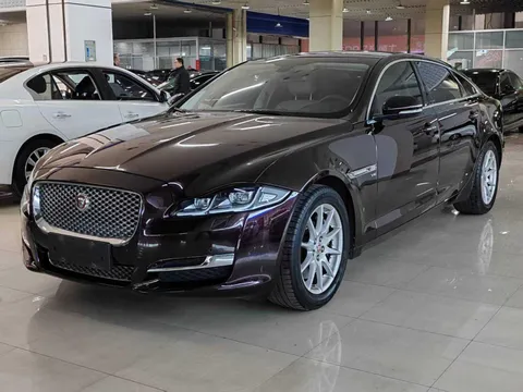 Jaguar XJ