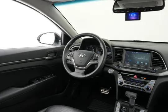Hyundai Elantra (Avante)