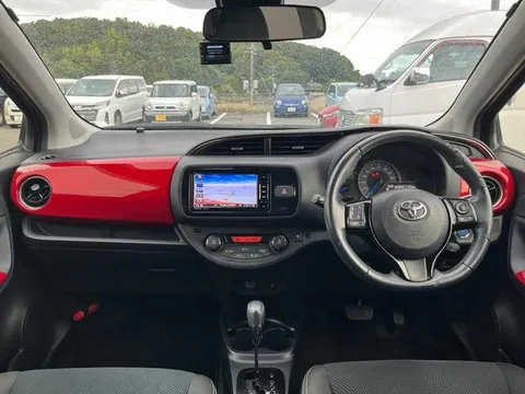 Toyota Yaris (Vitz)