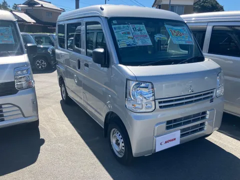 Mitsubishi Minicab Van