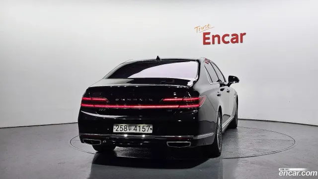 Genesis G90