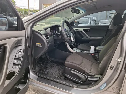 Hyundai Elantra (Avante)