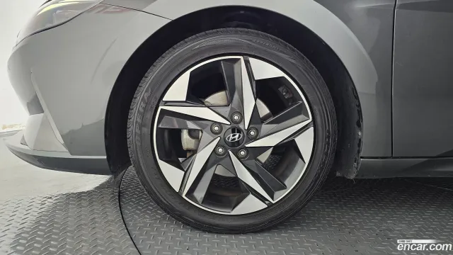 Hyundai Elantra (Avante)