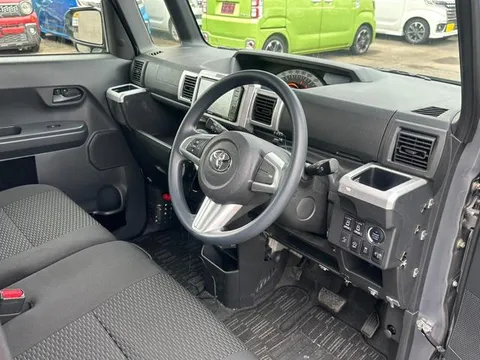 Toyota Pixis Mega