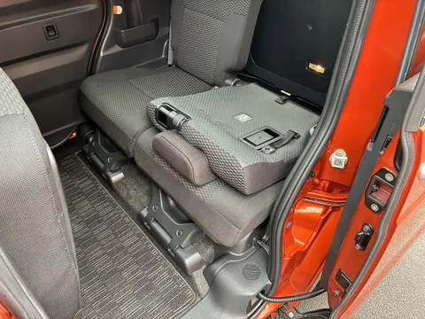 Toyota Pixis Mega