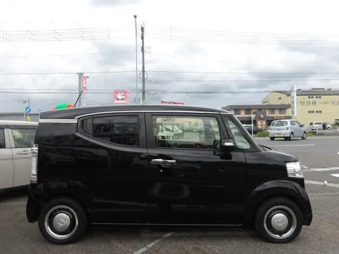 Honda N-BOX Slash