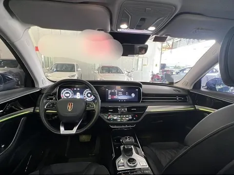 Hongqi HS5