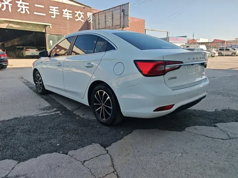 Roewe i5