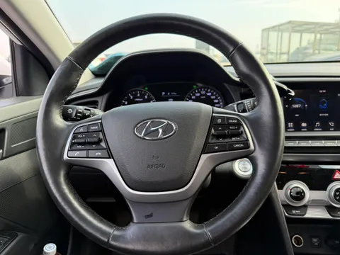 Hyundai Elantra (Avante)