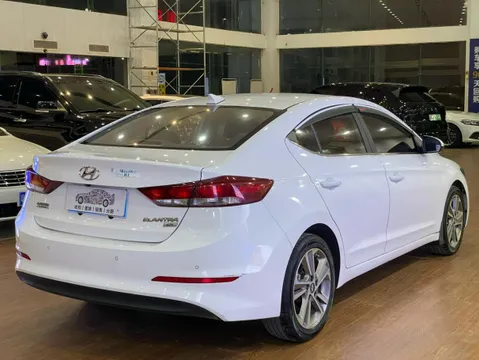 Hyundai Elantra (Avante)