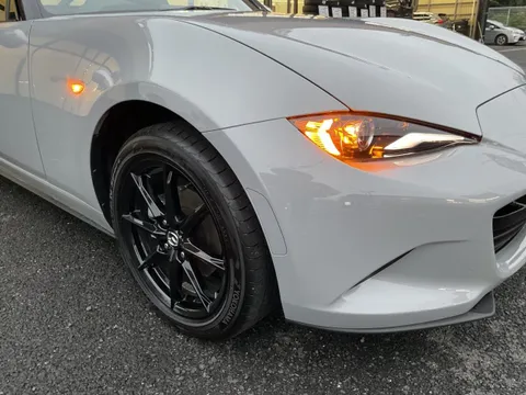 Mazda MX-5 (Roadster)