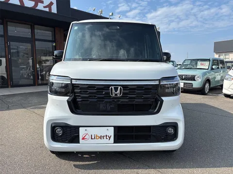 Honda N-BOX Custom