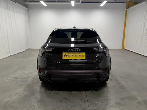 Lynk & Co 02