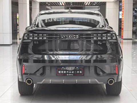 Lynk & Co 05