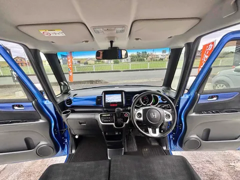 Honda N-BOX Plus