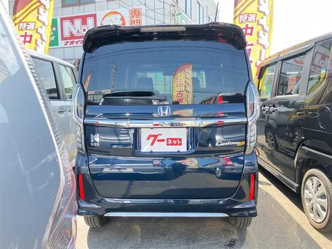 Honda N-BOX Custom