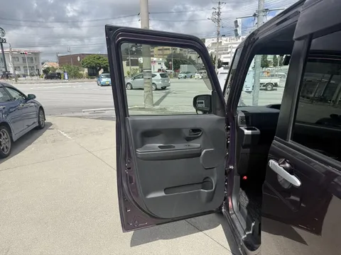 Toyota Pixis Mega