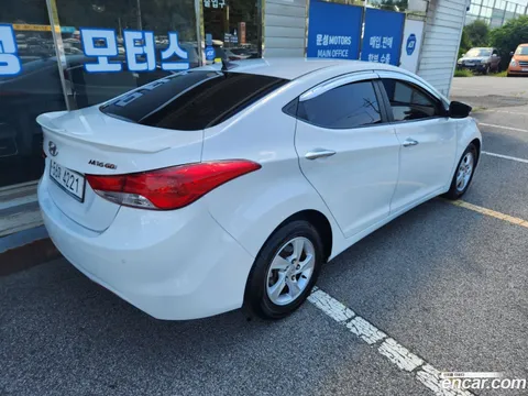 Hyundai Elantra (Avante)