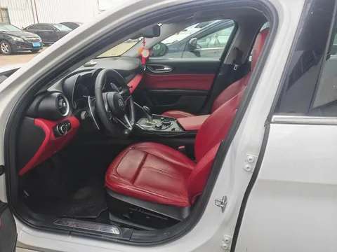 Alfa Romeo Giulia