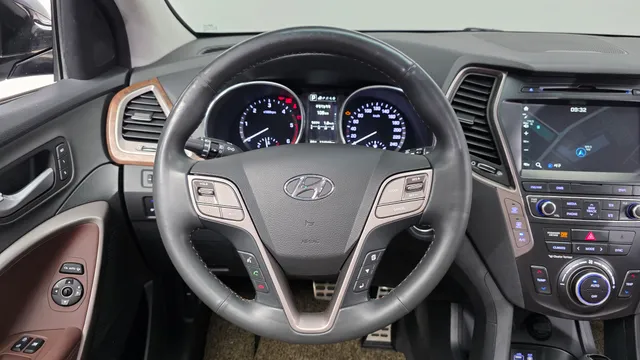 Hyundai Grand Santa Fe (Maxcruz)