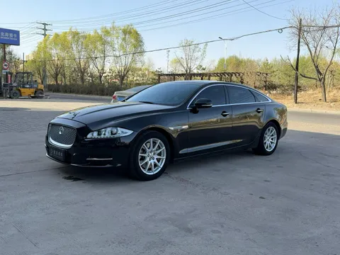 Jaguar XJ