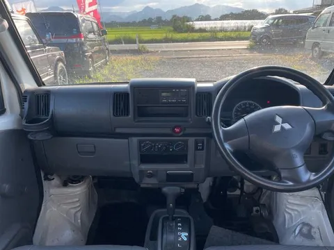 Mitsubishi Minicab Van