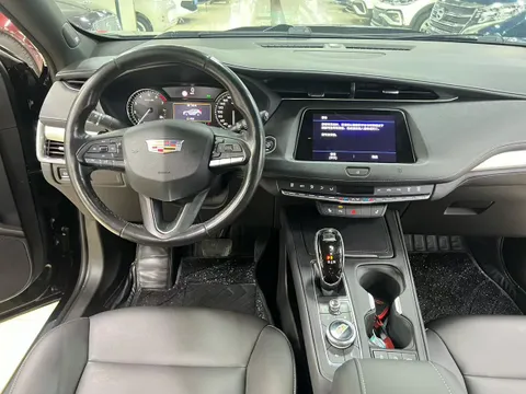 Cadillac XT4