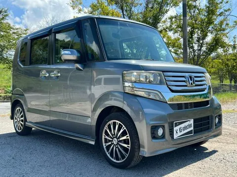 Honda N-BOX Custom