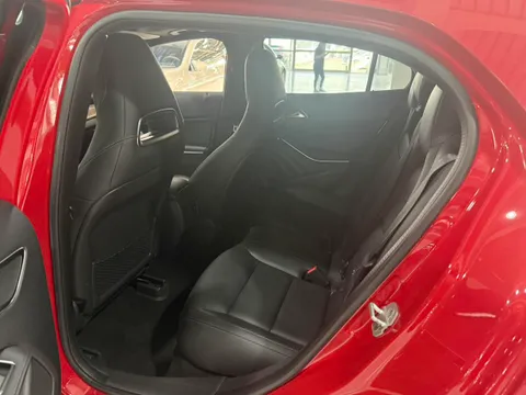Mercedes-Benz Mercedes-Benz GLA