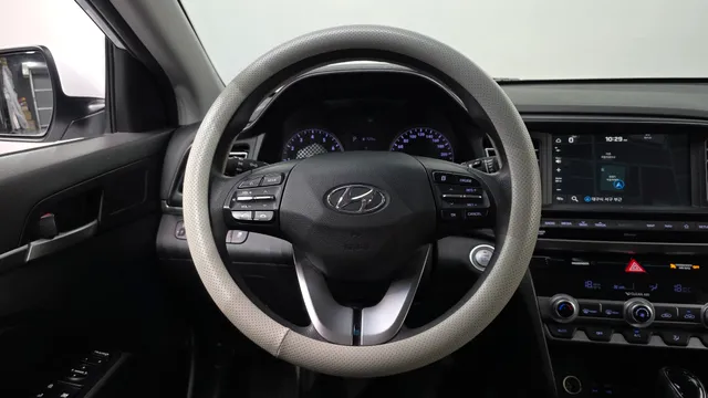 Hyundai Elantra (Avante)