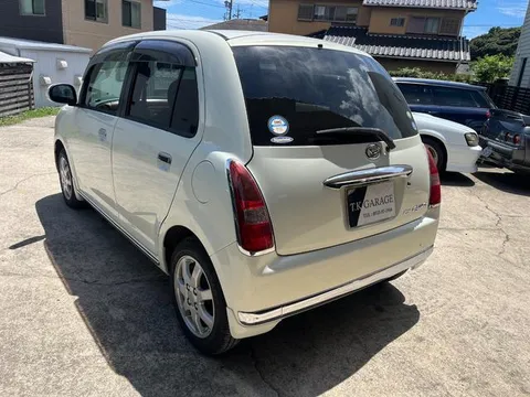 Daihatsu Mira Gino