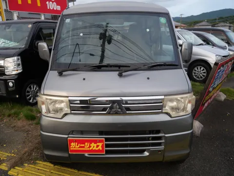 Mitsubishi Minicab Van