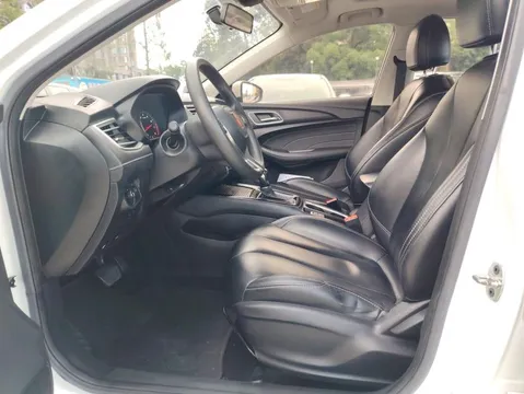 Roewe i5