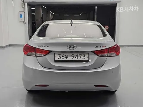 Hyundai Elantra (Avante)