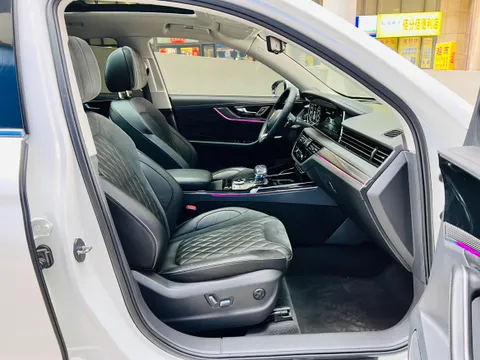 Hongqi HS5