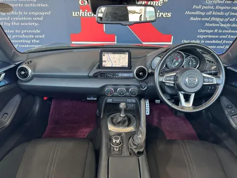 Mazda MX-5 (Roadster)