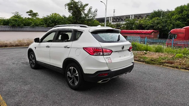 Dongfeng AX7