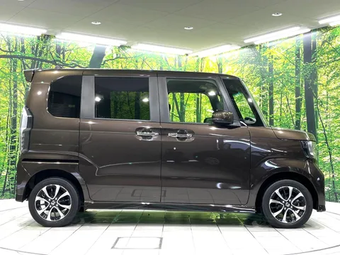 Honda N-BOX Custom