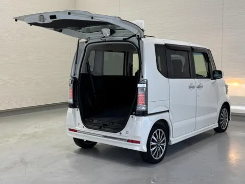Honda N-BOX Custom