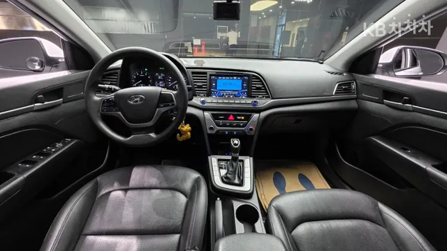 Hyundai Elantra (Avante)