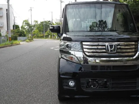 Honda N-BOX Custom