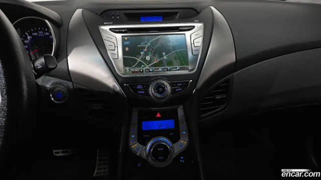 Hyundai Elantra (Avante)
