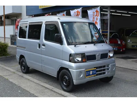 Nissan Clipper Van